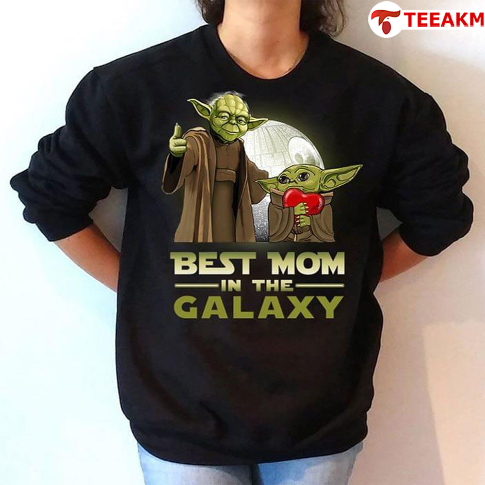 Death Star Yoda And Baby Yoda Best Mom In The Galaxy Unisex T-shirt