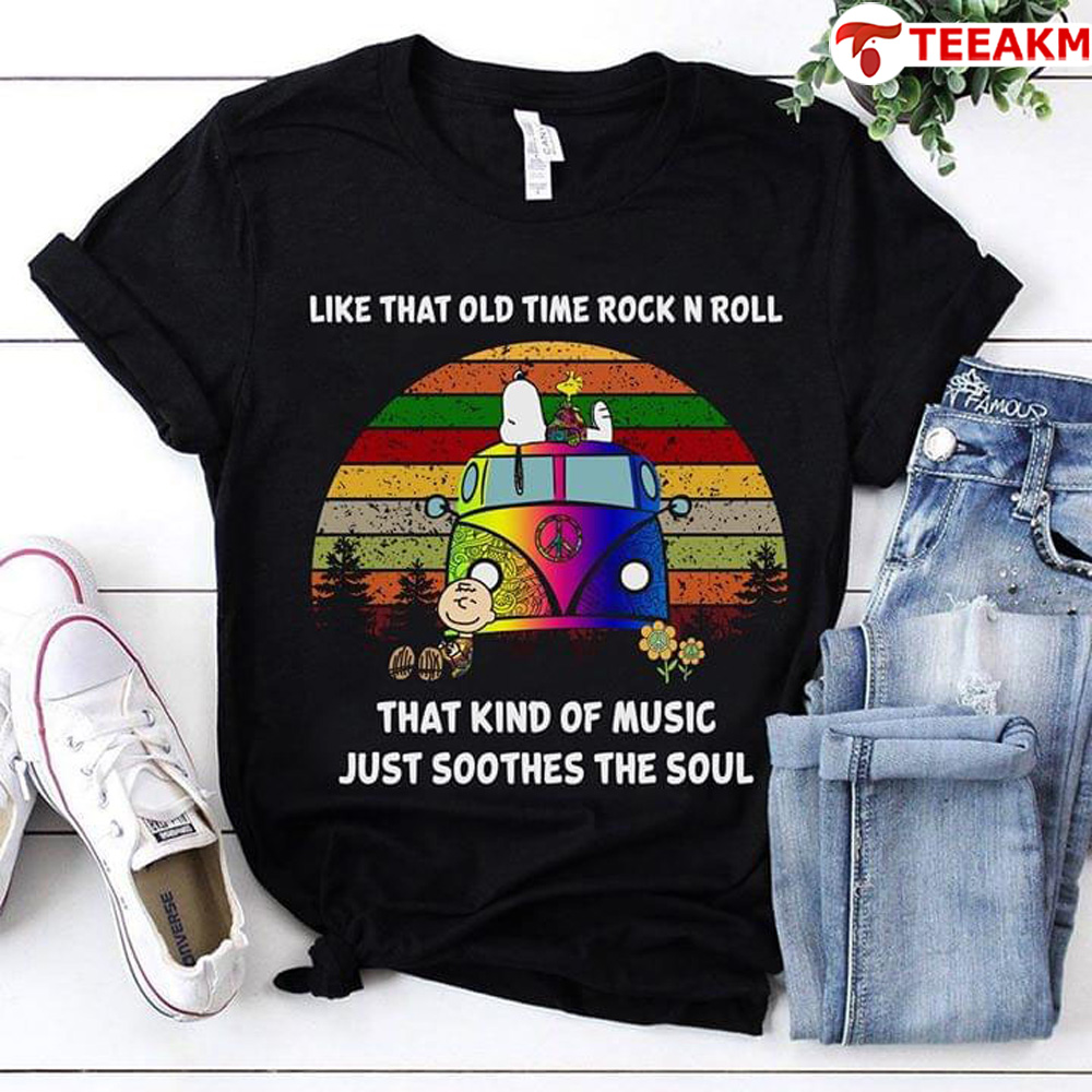 Snoopy-like-that-old-time-rock-n-roll-that-kind-of-music-just-soothes-the-soul Unisex Tee